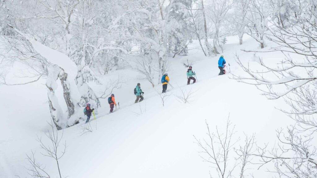 Hinterland-Hokkaido-Tour_climbing